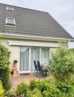 HORN IMMOBILIEN ++ Doppelhaushälfte vor den Toren der Stadt Neubrandenburg - diskrete Vermarktung - Trollenhagen