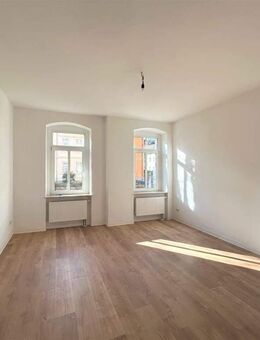 Großzügig geschnittene Familienwohnung wartet auf neue Mieter! - Riesa