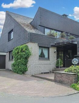 Einfamilienhaus mit Einliegerwohnung in Steinhagen - Wohnen nahe dem Naturschutzgebiet - Steinhagen (Nordrhein-Westfalen)