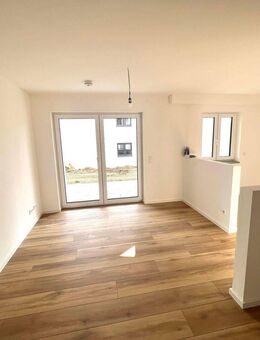 1-Zimmer Apartment mit Einbauküche, Terrasse und Privatgarten in Straubing Süd - Straubing