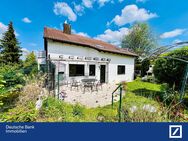 Zweifamilienhaus in toller Lage mit Gartenidyll und Doppelgarage, teilvermietet - Schwieberdingen