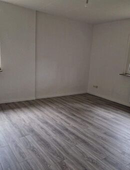 Frisch renovierte 2-Zimmer-Wohnung in ruhiger Lage - Duisburg