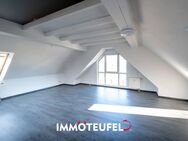 Helle Dachgeschosswohnung mit Fernblick, Einbauküche & Tiefgarage - ruhig & zentral in Chemnitz - Chemnitz