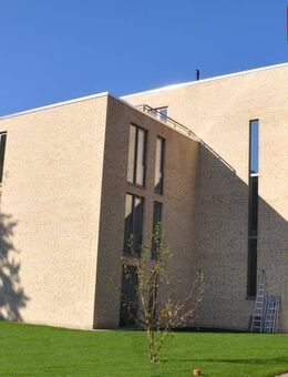 Eine sehr ansprechende Stadtvilla-OG-Wohnung mit Balkon - Aurich