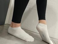 Weiße getragene Socken Gr. 39-42 - Köln