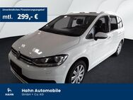 VW Touran, 2.0 TDI Active, Jahr 2021 - Böblingen