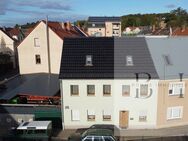 Charmantes Einfamilienhaus mit Potenzial - großzügige Wohnfläche, Dachterrasse und Ausbaureserven - Crimmitschau