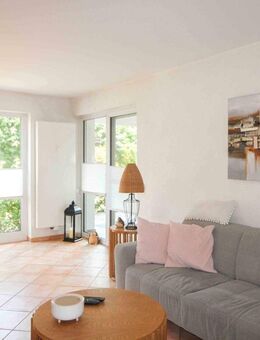 Möblierte, hochwertig sanierte Erdgeschosswohnung mit kleiner Gartenoase - Seeheim-Jugenheim