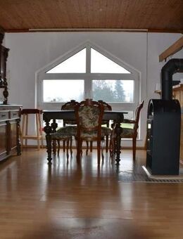 Möb. 3 Zi.-DG-Whg., Elsendorf- herrlicher Ausblick - Elsendorf