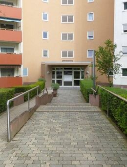 Barrierefrei? Einzugsbereit? 4-Zimmer-Wohnung in Hattersheim, Goethestraße zu verkaufen. - Hattersheim (Main)