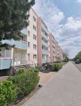 3 Raum Wohnung mit Balkon - Halle (Saale)