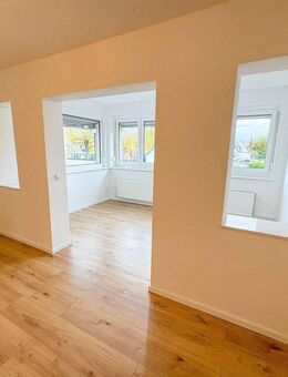 Drei-Zimmerwohnung samt Garten und Balkon erwartet Sie nach umfassender Sanierung - Berlin