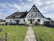 Vielseitig nutzbares Zweifamilienhaus mit Lager und Garagen - Odenthal