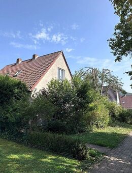 Familien aufgepasst: Gemütliches Siedlungshaus mit Garten & 2 Garagen in Eisenberg-Steinborn - Eisenberg (Pfalz)