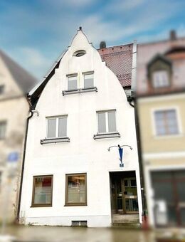 Mittendrin im Leben - Ein, Zwei-Familienhaus sucht eine neue Familie ! - Neustadt (Waldnaab)