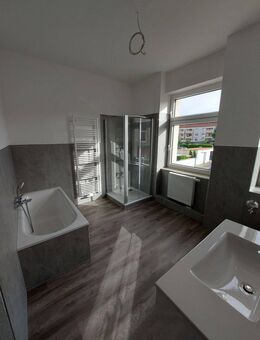 Helle und moderne 3-Raum-Wohnung mit großem Bad - Ihr neues Zuhause wartet - Neustrelitz