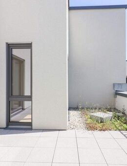 Penthouse-Flair mit lichtdurchfluteten Räumen und sonniger Dachterrasse - in ERSTBEZUG! - Frankfurt (Main)