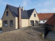 Familienfreundliches Zweifamilienhaus / 2x DHH - Platz, Komfort & Naturidylle - Dürrwangen