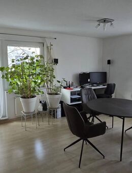 Plattenhardt - Gemütliche 2-Zimmer-ETW im Erdgeschoss mit Balkon & Stellplatz im Doppelparker. - Filderstadt