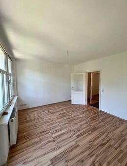 ** Erstbezug nach Sanierung in ruhiger Lage - 3-Zimmerwohnung mit Balkon ** - Neukirch (Lausitz)