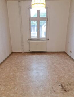 Duisburg-Marxloh, 3-Zimmer-Wohnung mit Potenzial zu vermieten! 1 Nettokaltmiete frei (2. Monat) - Duisburg