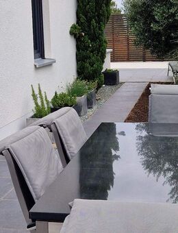 Moderne , helle , Stadtvilla , voll ausgestattet mit tollem Pool , direkt zum einziehen ! - Bockenheim (Weinstraße)
