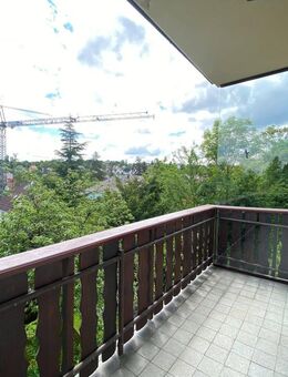 Schöne, helle 3,5-Zimmer-Wohnung mit Südbalkon und Wintergarten in S-Nord! - Stuttgart