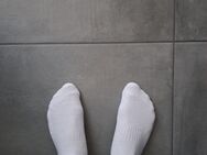 Biete Sockenbilder und getragene socken - Aalen