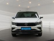 VW Tiguan, 1.5 TSI Move, Jahr 2024 - Weißenfels