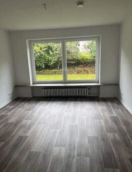 SUPERSÜSSE SINGLEWOHNUNG - Heller Wohnbereich durch große Fenster - Tageslichtbad mit Dusche - Clausthal-Zellerfeld