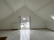 Schöne 2-Zimmer-Wohnung mit Balkon, Badewanne, Dusche, ruhiger Grün- & Blicklage von Privat - Niedernhausen