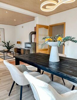 Einfamilienhaus mit Einliegerwohnung in beliebter Lage von Holzminden - Holzminden