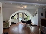 Wohnungspaket: 2 Wohnungen mit Balkonen, Garten, Garagen, Wintergarten, Teich und Terrasse - Hamburg