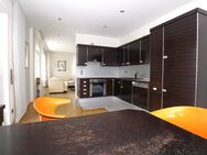 Komplett saniertes, schönes EFH mit Gartenanlage, Garagen. - Homburg