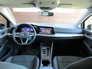 VW Golf Variant, 2.0 TDI Life, Jahr 2022 - Lastrup