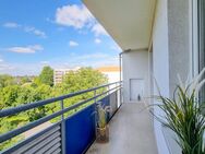 Vom Balkon den Stadtblick genießen. - Magdeburg