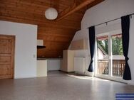 Gemütliches und großräumiges 1 Zi.-DG-Studio mit Balkon - Bad Homburg (Höhe)