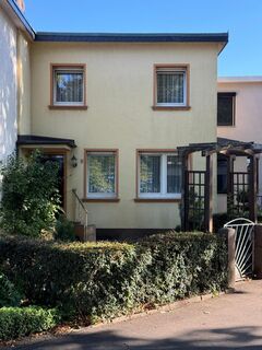 Einfam. Reihenhaus mit Garage und Garten in Bernburg