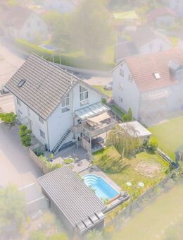 Attraktives 2-Familienhaus in Wehr-Öflingen mit Pool - Wehr (Baden-Württemberg)