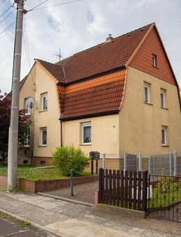 Charmante Doppelhaushälfte mit Potenzial in ruhiger Lage - Merseburg