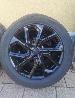 Winter-Komplett-Räder 235/55 R19 105V auf wintertauglichen schwarzen Alufelgen - Sinzig