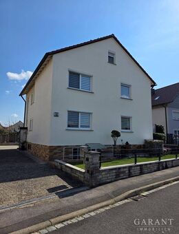 Ihre Wunschimmobilie - Sonnig gelegenes, attraktives Zweifamilienhaus in beliebter Wohnlage - Ebelsbach