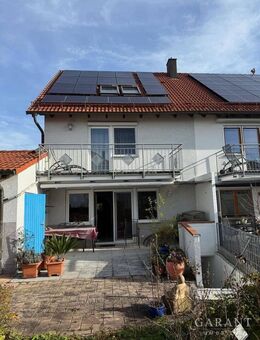 Charmante Doppelhaushälfte mit viel Platz und Wohlfühlambiente in begehrter Wohnlage von Malmsheim! - Renningen