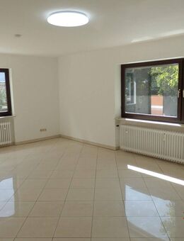 3 Zimmer, Küche, 2 Bäder, teilüberdachte Terrasse sowie ein Parkplatz - Nieder-Olm
