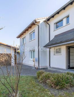Zweifamilien-Reihenendhaus mit Garten, Garage, Carport und Kaminofen - Köln