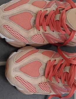 New Balance 9060 Joe Freshgoods Inside Voices Penny Cookie Pink - Duisburg