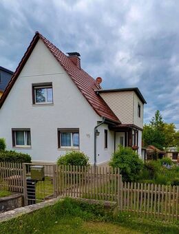 Lage trifft Lebensqualität – Charmantes Einfamilienhaus mit großem Garten in Arnstadt - Arnstadt