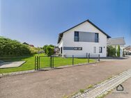 Schnell sein lohnt sich! Ihr neues Zuhause: Großzügiges Zweifamilienhaus mit Traumgarten in Riegel - Riegel (Kaiserstuhl)