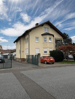 Zentral gelegenes Mehrfamilienhaus mit sonnigen Balkonen und Gewerbehalle! - Laudenbach (Baden-Württemberg)