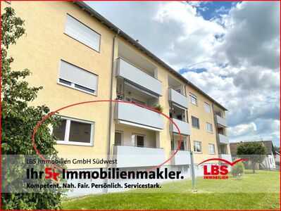 4-Zimmer Erdgeschosswohnung mit Balkon und Garage